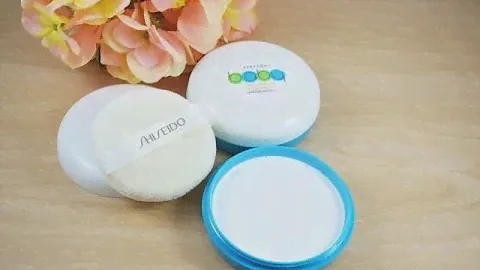SHISEIDO BABY PRESSED POWDER MEDICATED SHISEIDO BABY POWDER REVIEW SHISEIDO BABY POWDER